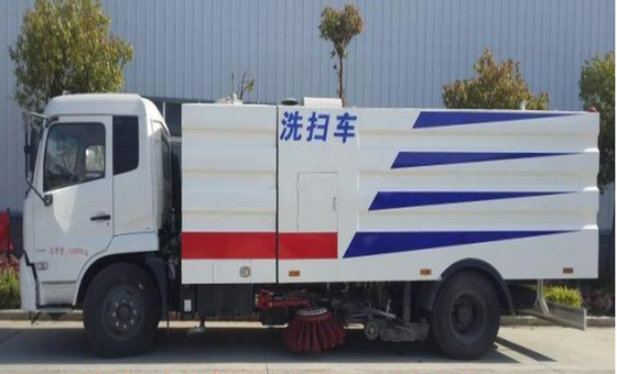 Los chasis de DONGFENG secan la emisión del camión EUR V del barrendero de camino del saneamiento