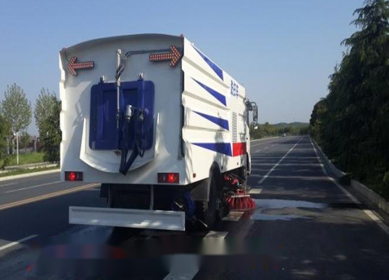Los chasis de DONGFENG secan la emisión del camión EUR V del barrendero de camino del saneamiento