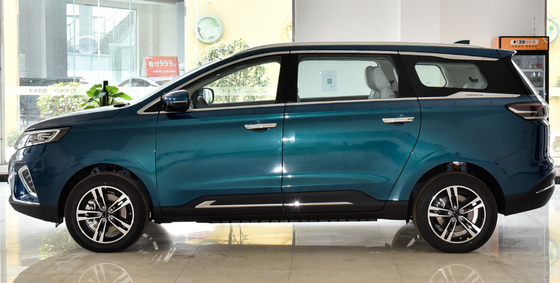 La familia de Mpv del coche eléctrico de Dayun Yuanzhi utiliza el espacio grande y la batería larga de los 450km