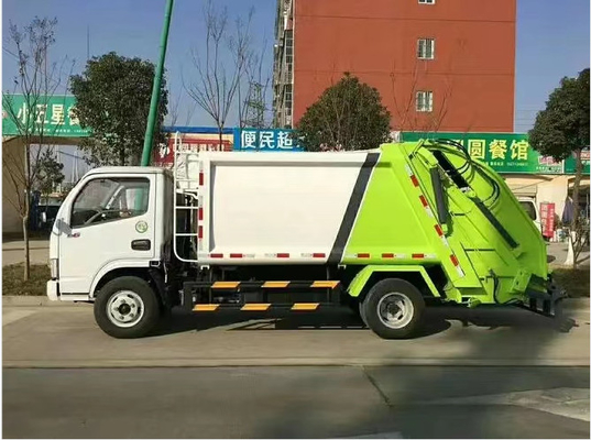5,5 tipo camión del combustible de Cbm de la recolección de basura del camión volquete de basura con el cargador posterior