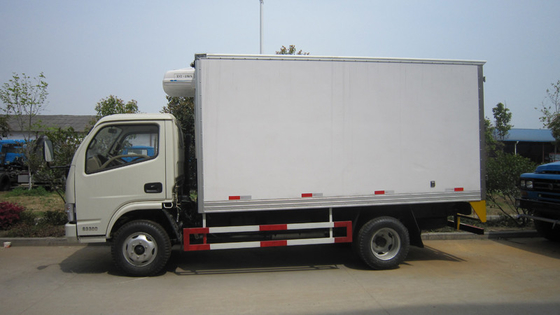 4T que carga el camión ligero del refrigerador, camión refrigerado del congelador diesel